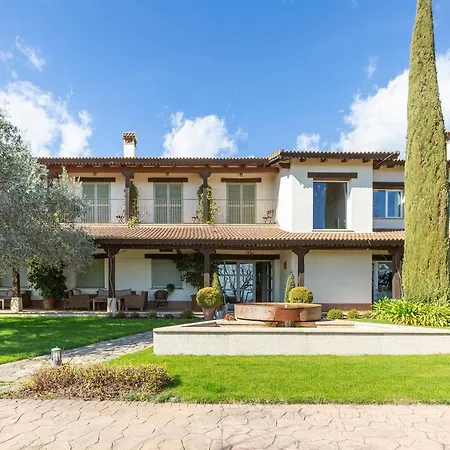 Lalisea Country house